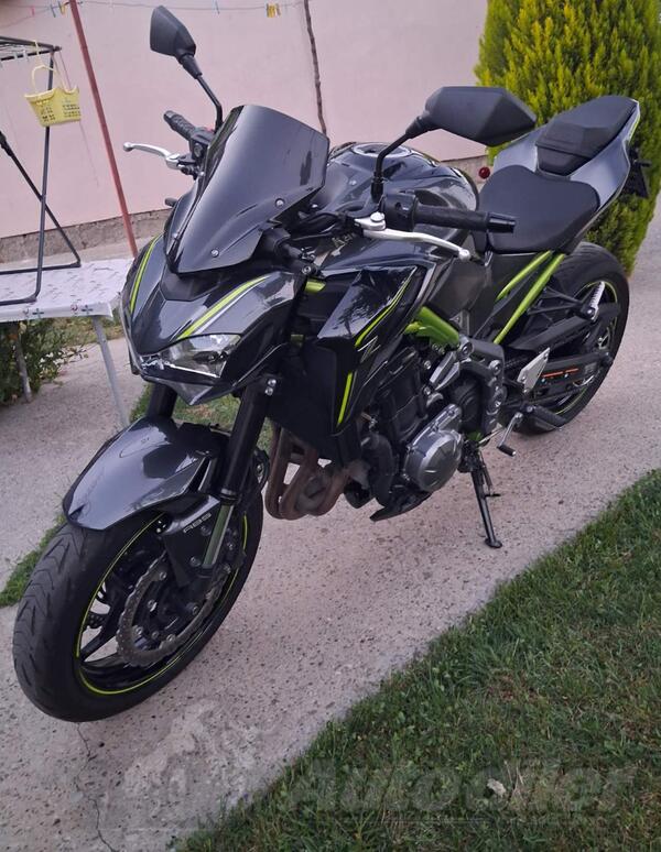 Kawasaki - Z900