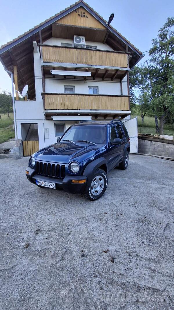 Jeep - Liberty - 3.7L