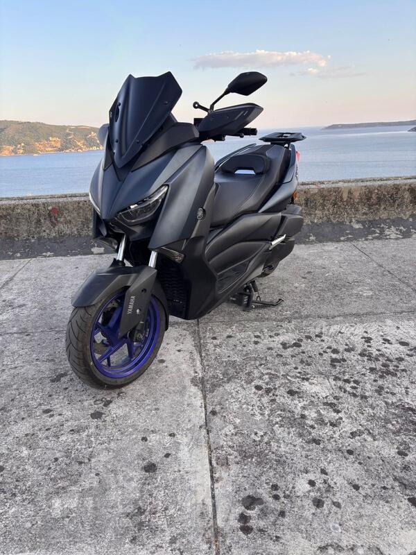 Yamaha - xmax300