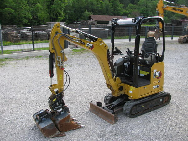 CAT - Mini bager Caterpillar 301.7CR POWERTILLT 2 kašike 450 sati