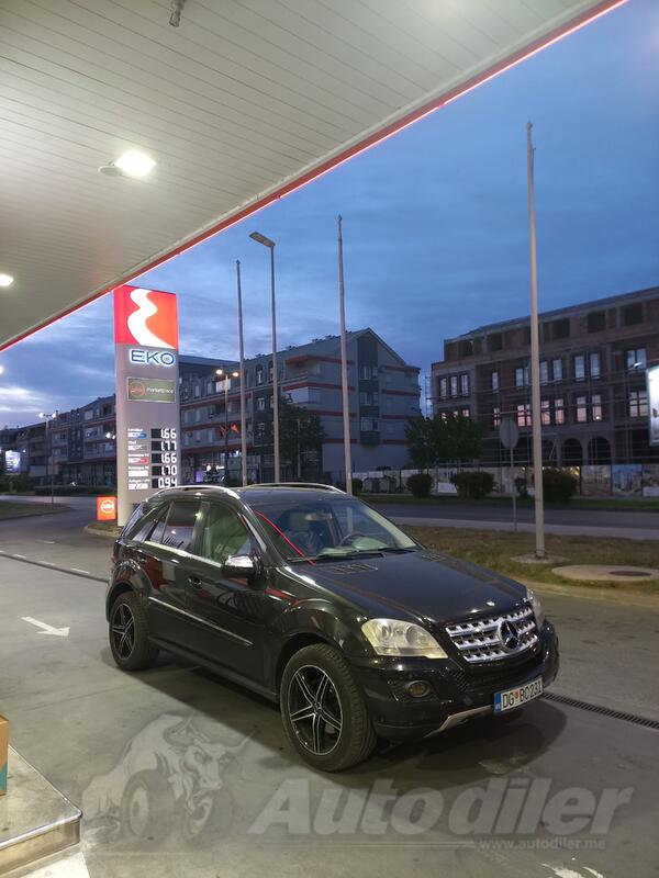 Mercedes Benz - ML 320 - ML 320