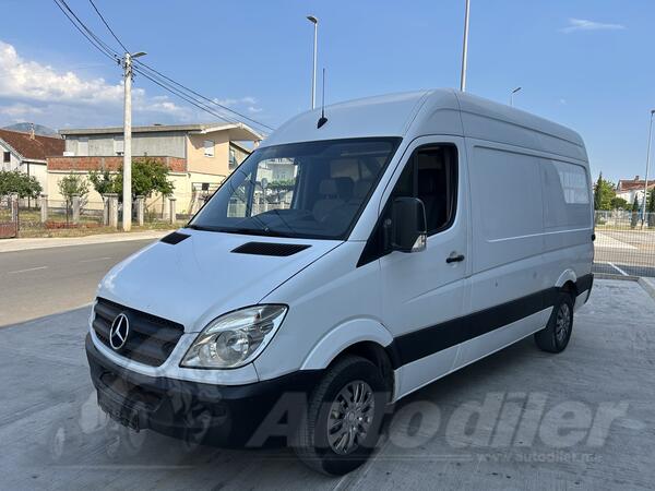 Mercedes Benz - sprinter 313