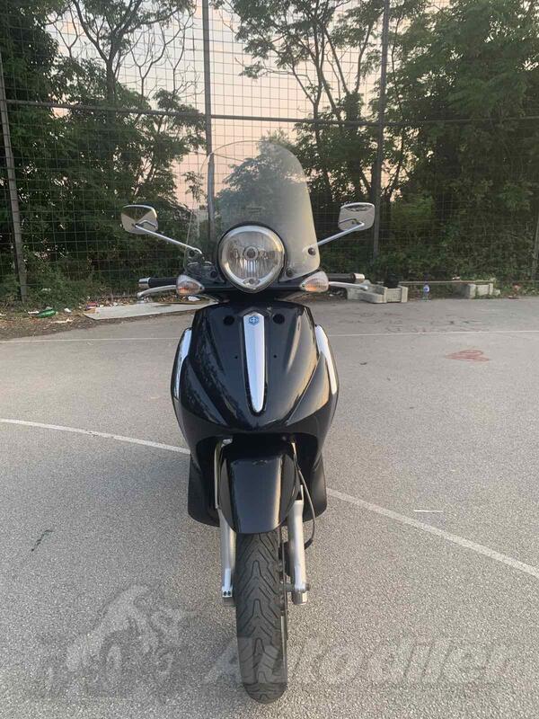 Piaggio - Beverly 250ie Tourer