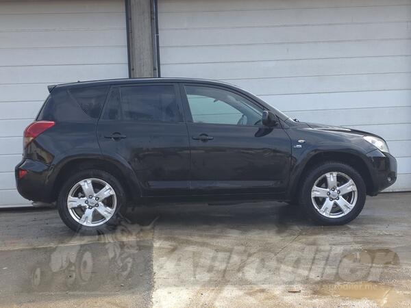 Toyota - RAV 4 - 2.2