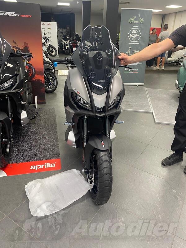 Aprilia - SR GT 400