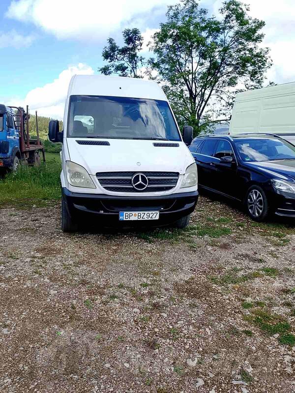 Mercedes Benz - 211