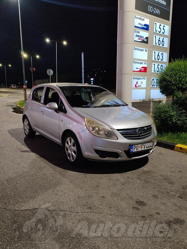 Opel - Corsa - 1.4 benzin