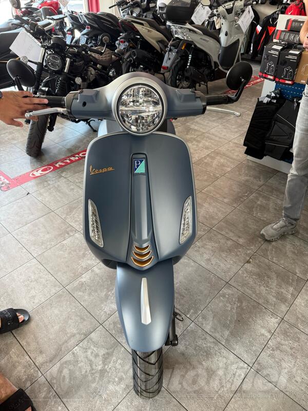 Piaggio - Vespa Primavera-Officina 8 150