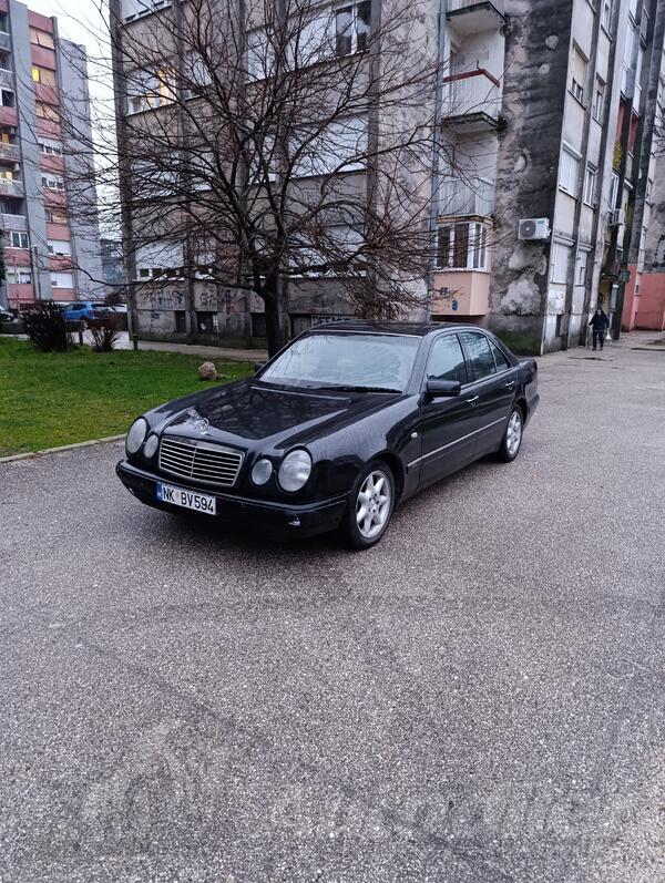 Mercedes Benz - E 200 - 2.0 benzin plin