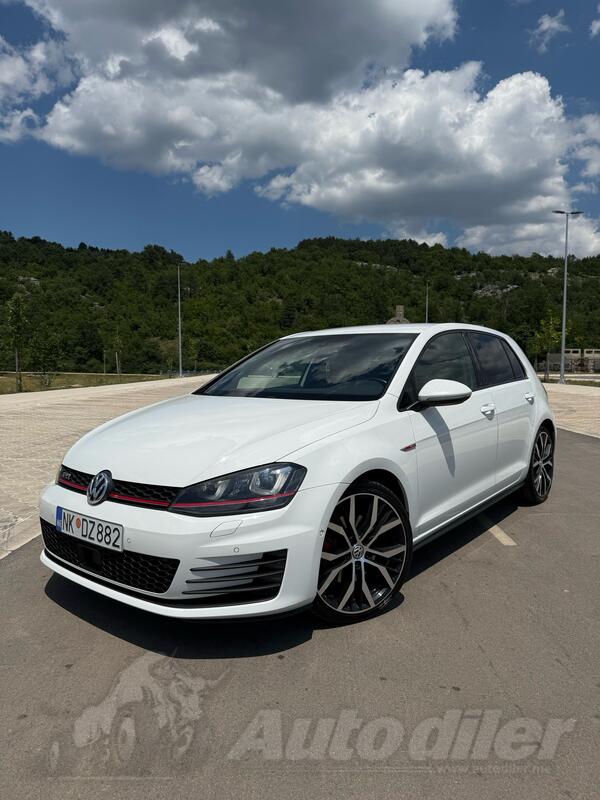 Volkswagen - Golf GTI - 2.0 TSI