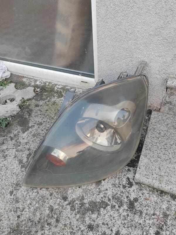 Lijevi far za Ford - Fiesta    - 2006