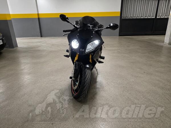 BMW - S1000RR