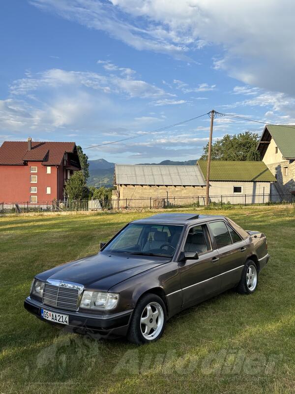 Mercedes Benz - E 250 - 2.5