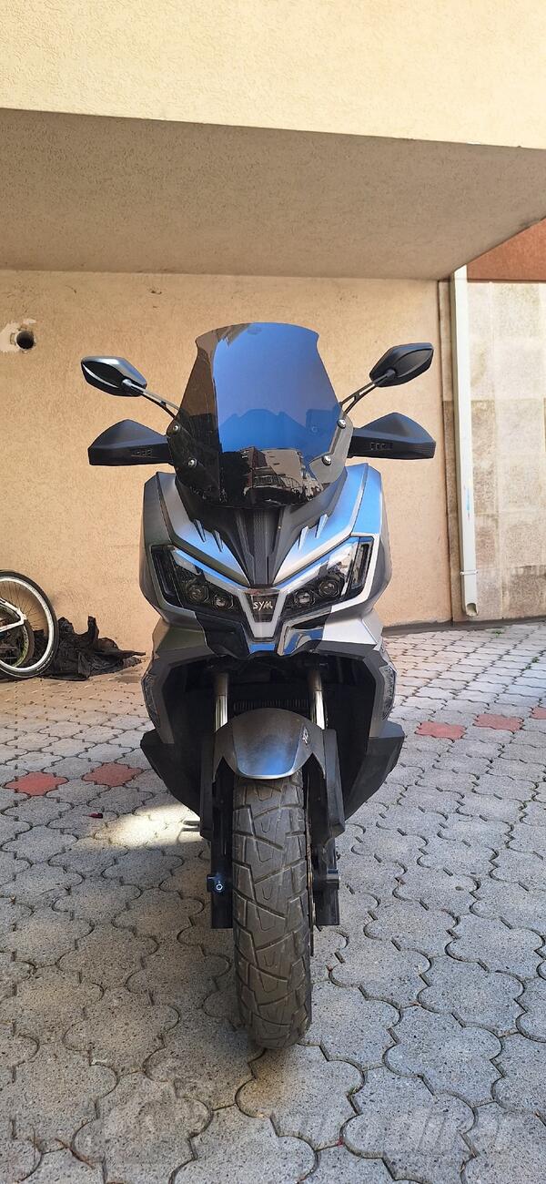 SYM - adx 300