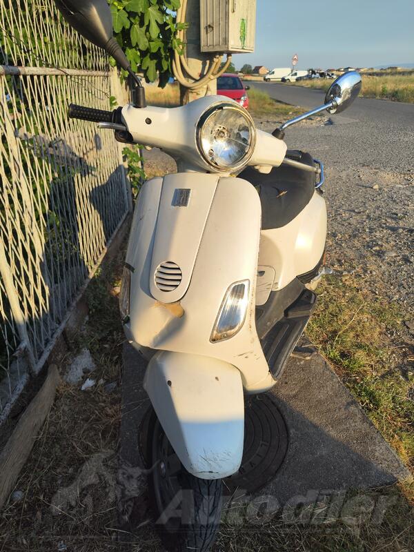 Piaggio - vespa