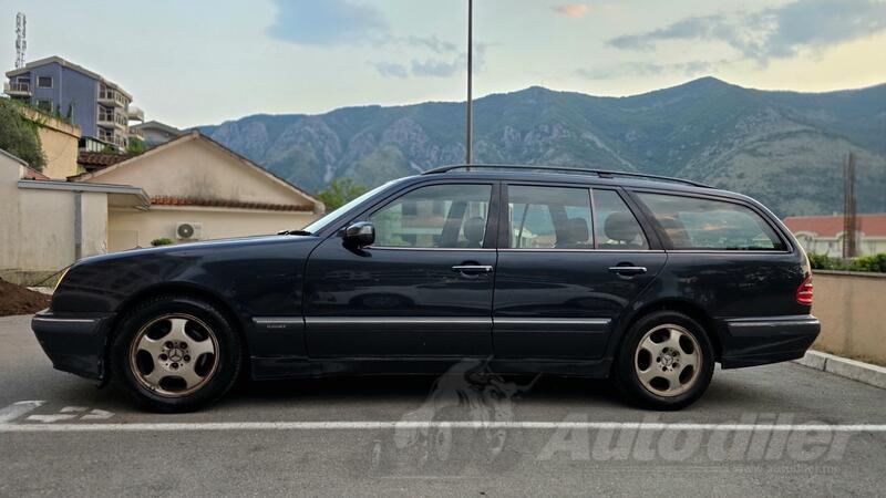 Mercedes Benz - E 220 - CDI