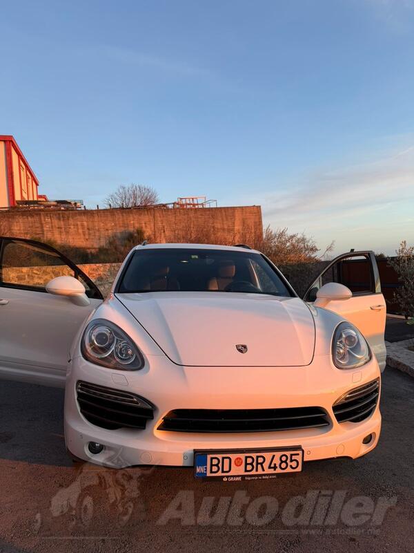 Porsche - Cayenne - 3000
