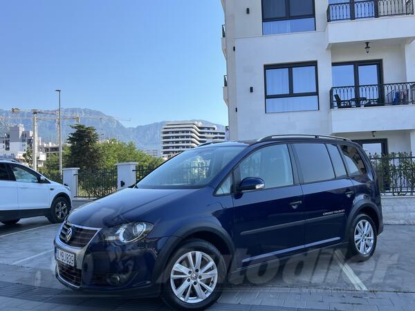 Volkswagen - Cross Touran - 2.0 125kw