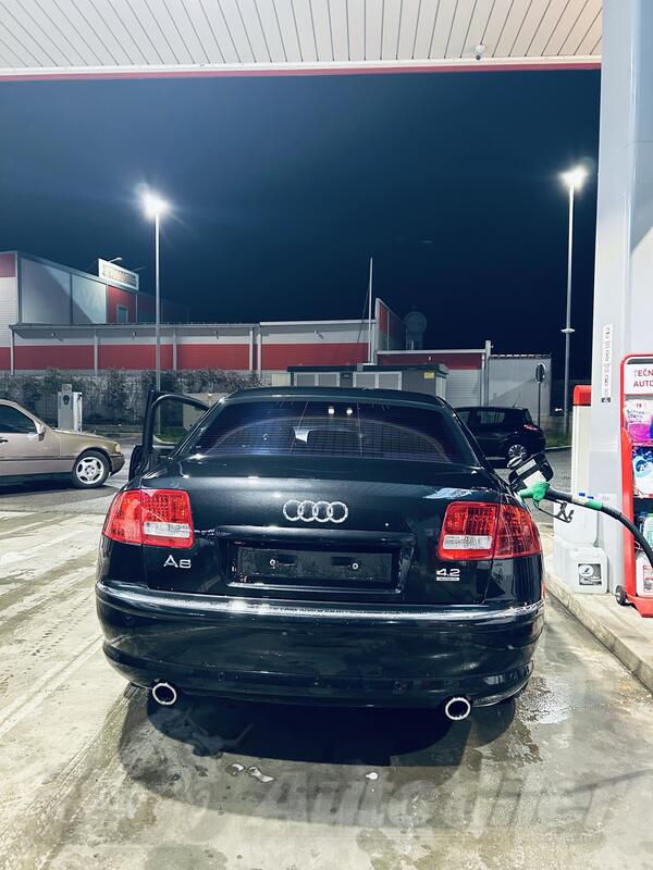 Audi - A8 - 4.2 Quattro