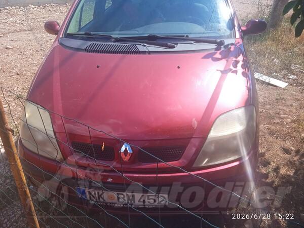 Renault - Scenic - 19