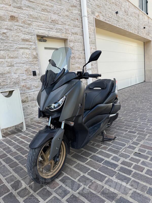 Yamaha - X max