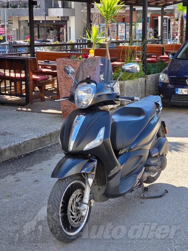 Piaggio - Beverly Police