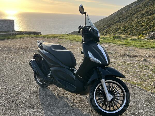 Piaggio - Beverly Police