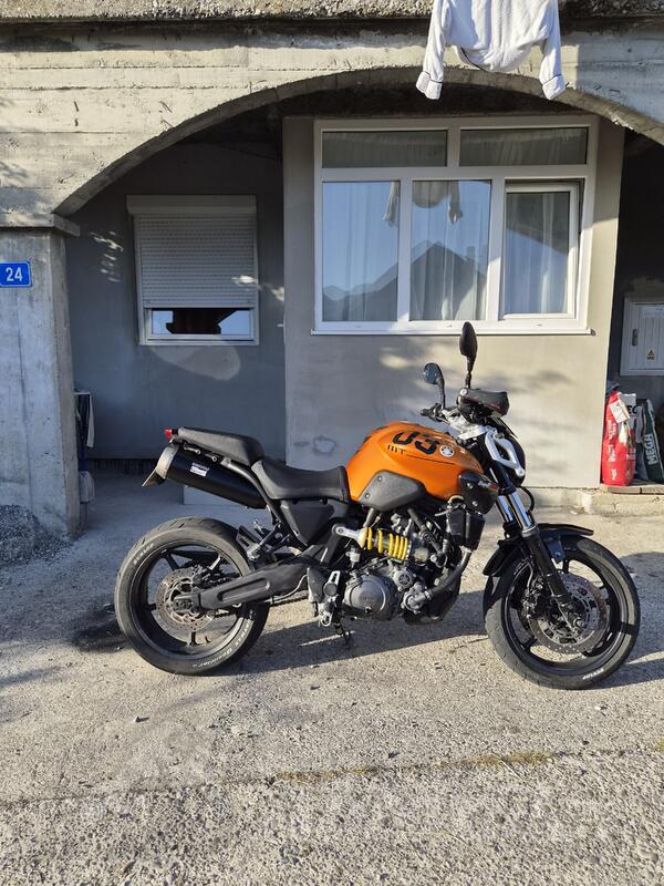 Yamaha - mt03
