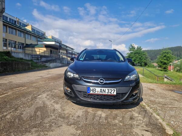 Opel - Astra - 2.0 cdti