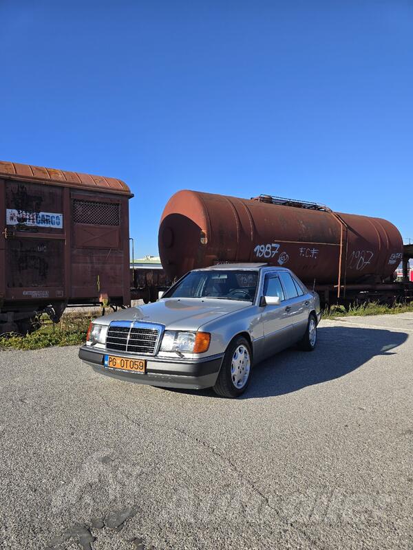 Mercedes Benz - 250 - D