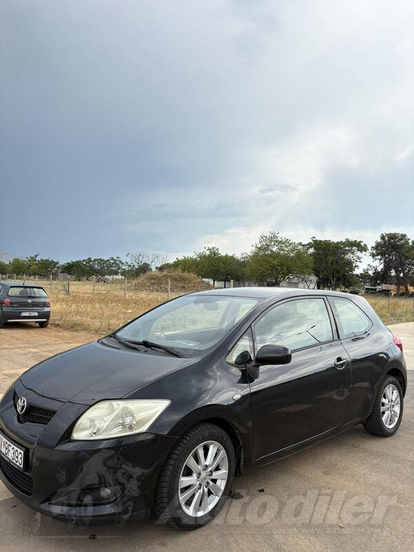 Toyota - Auris - 2.0D4D