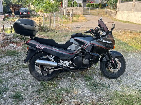 Kawasaki - gpx750r