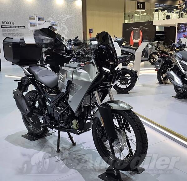 SYM - NOVI SYM NH-R 300
