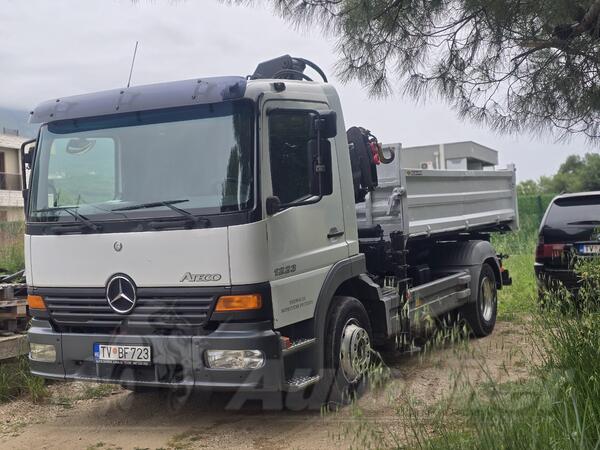 Mercedes Benz - 1223