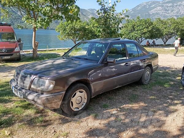 Mercedes Benz - E 200 - D