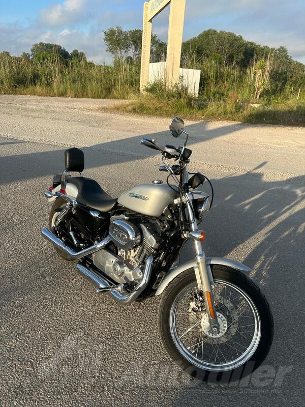 Harley-Davidson - SPORTSTER 883