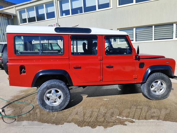 Land Rover - Defender