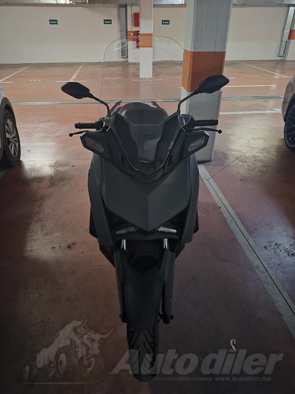 Yamaha - xmax 300