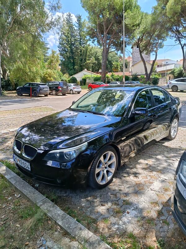 BMW - 520