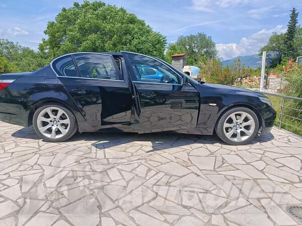 BMW - 520