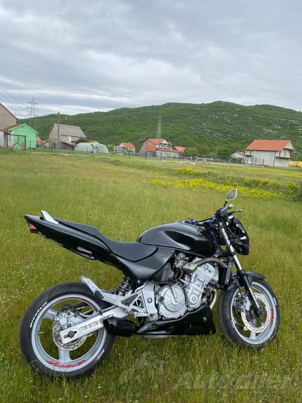 Honda - HORNET