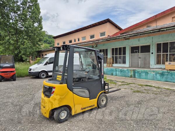 Jungheinrich - DFG 320s 2012 DIZEL