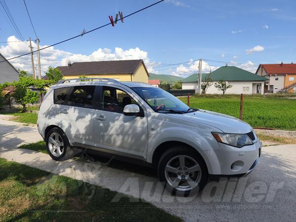Mitsubishi - Outlander - 2.2 DI-D