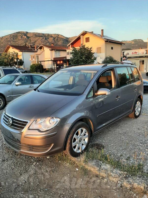 Volkswagen - Touran - 20 TDi