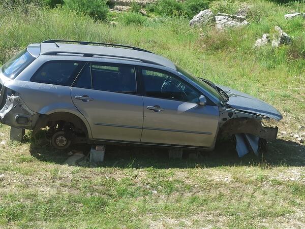 U djelovima Mazda - 6 2.0