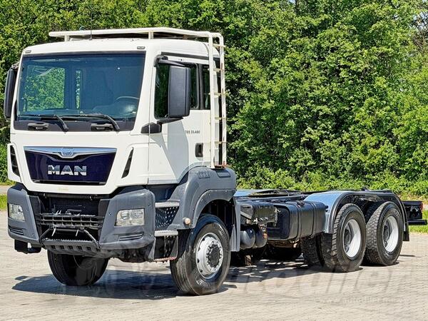 MAN - TGX 33.480 / 6x6 / kamion šasija / LUS-1298
