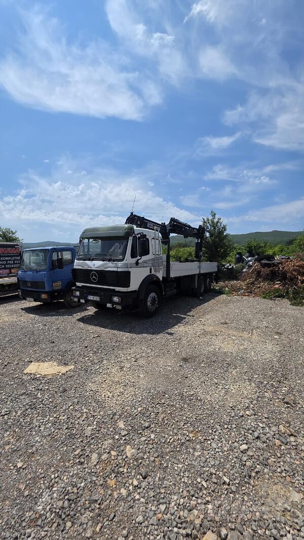 Mercedes Benz - 2435