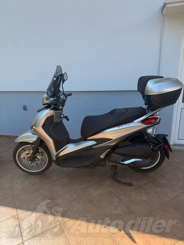 Piaggio - Beverly 300 HPE