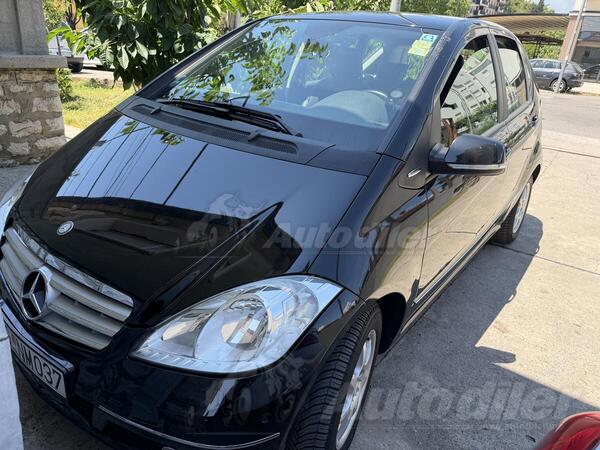 Mercedes Benz - 180 - 1.8 Benzin AUTOMATIK AVANGARDE