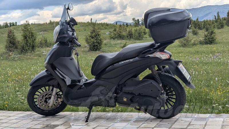 Piaggio - Beverly 300